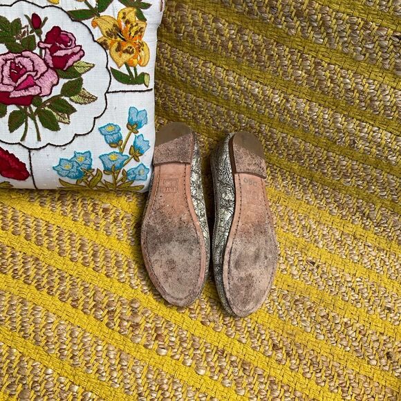 FRYE Carson Crackled Metallic Silver Ballet Flat Size 8.5 - Picture 6 of 6